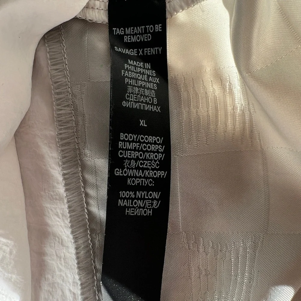 Savage X Fenty Unisex White & Light Gray Checker Windbreaker- Woman XL, Man L
